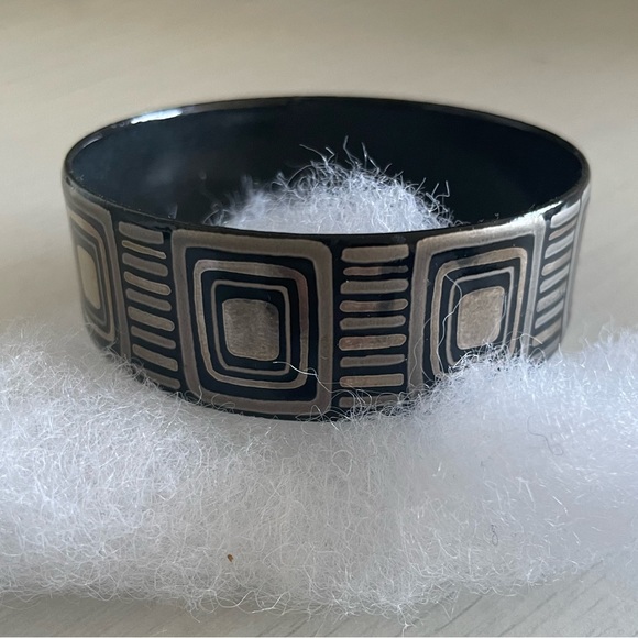 Vintage Handmade Painted Bangle Bracelet - Picture 3 of 4